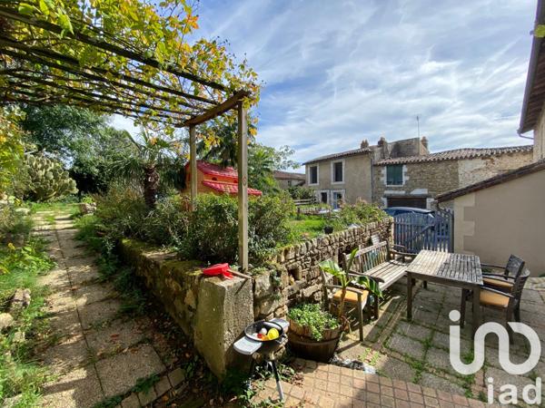 Maison à vendre 8 pièces 175 m² Sanxay