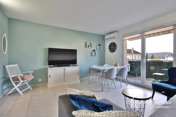 Appartement avec balcon (garage en option) – Saint-Priest Village, à deux pas du Château
