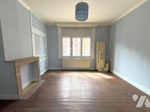 Maison type 1930 d'environ 150m² située à Coudekerque Branche, ville recherché pour son dynamis...