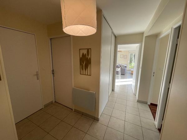 Appartement MEUBLE La Chaussee Saint Victor 3 pièce(s) 75 m2