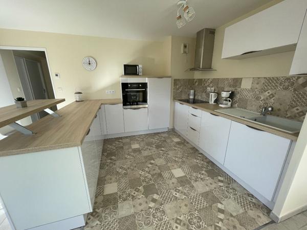 Appartement MEUBLE La Chaussee Saint Victor 3 pièce(s) 75 m2