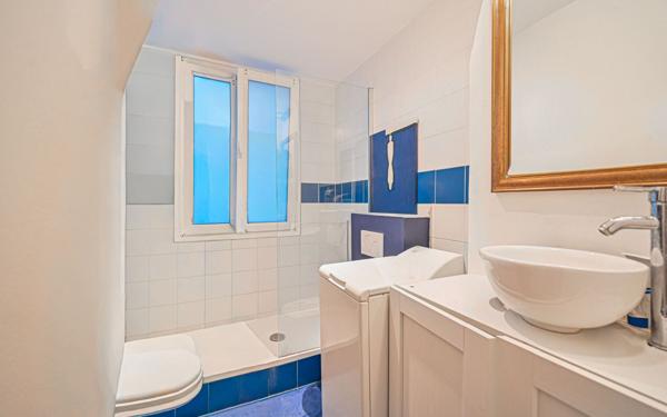 Appartement à vendre    2 pièces • 44,20 m2 Paris 18