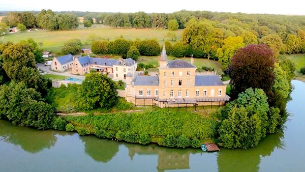 À vendre - Château, 15 pièces situé à Rouziers-de-Touraine (37360)