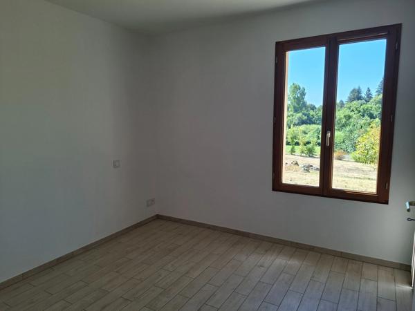 Maison de plain-pied à vendre - 3 chambres - à Pressignac Vicq (24)