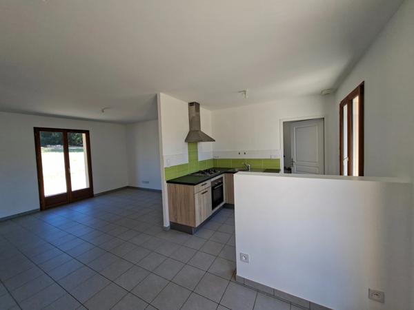 Maison de plain-pied à vendre - 3 chambres - à Pressignac Vicq (24)