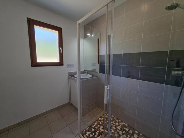 Maison de plain-pied à vendre - 3 chambres - à Pressignac Vicq (24)
