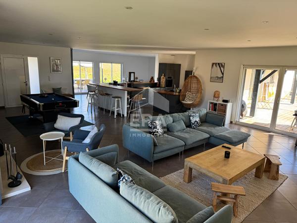 Maison individuelle de plain pied 10 min de montpon 232 m2