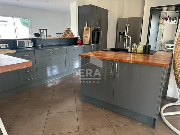 Maison individuelle de plain pied 10 min de montpon 232 m2