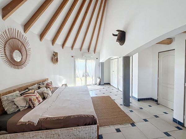 EXCEPTIONNEL aux portes de la Camargue, authentique Cabane de Gardian de 166m²