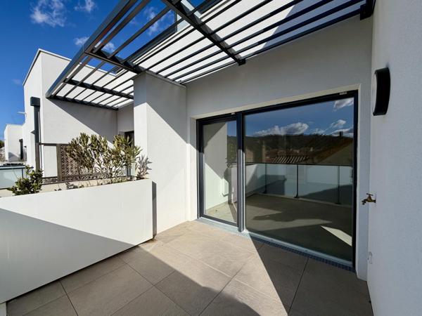 Duplex 3 pièces neuf 2025 avec terrasses et vue dégagée – Cavaillon