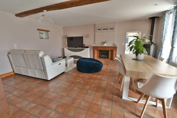 Maison à vendre 5 pièces proche de TONNAY CHARENTE (17)