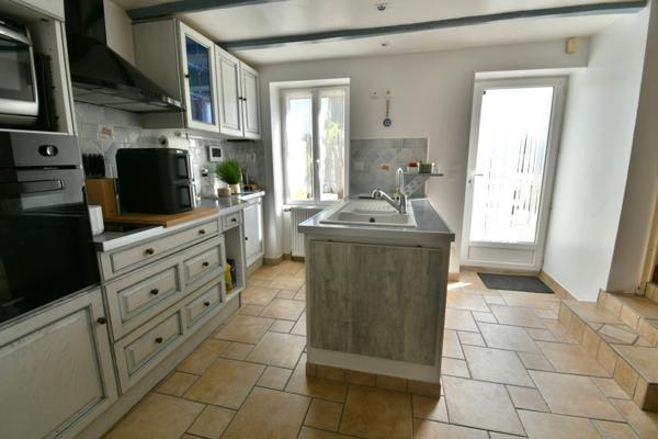 Maison à vendre 5 pièces proche de TONNAY CHARENTE (17)