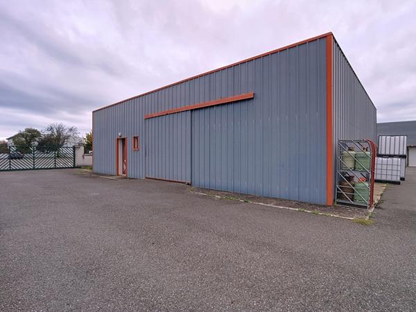 A VENDRE Local d'Activités / Entrepôts 540m² et 165m² - ZA de l'Espèche Fontenilles (31470)
