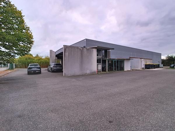 A VENDRE Local d'Activités / Entrepôts 540m² et 165m² - ZA de l'Espèche Fontenilles (31470)
