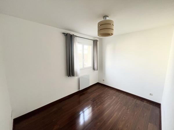 Dourdan - Commerces à pieds !