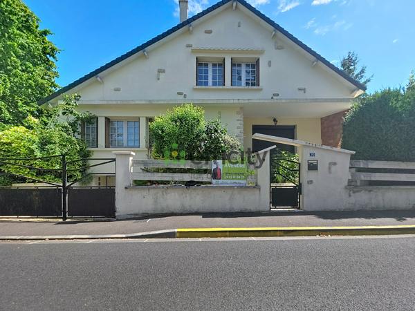 Maison
         6 pièces
        - 220 m² Exclusivité 499 900 € *