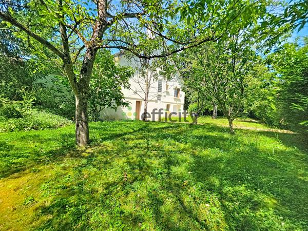 Maison
         6 pièces
        - 220 m² Exclusivité 499 900 € *