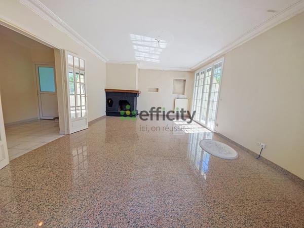 Maison
         6 pièces
        - 220 m² Exclusivité 499 900 € *