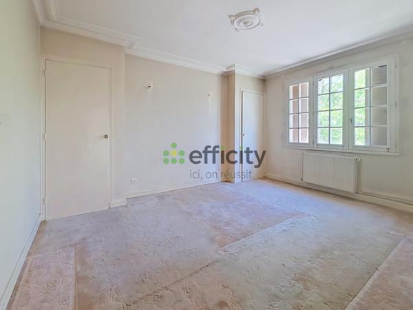 Maison
         6 pièces
        - 220 m² Exclusivité 499 900 € *