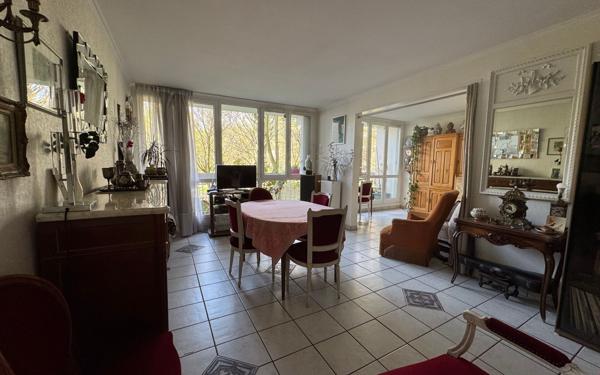 Appartement à vendre    4 pièces • 76,06 m2 Chelles
