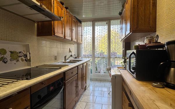 Appartement à vendre    4 pièces • 76,06 m2 Chelles