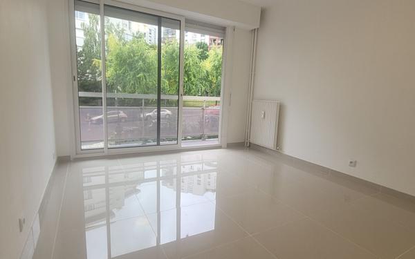 Appartement à louer    2 pièces • 34,61 m2 Issy-les-Moulineaux