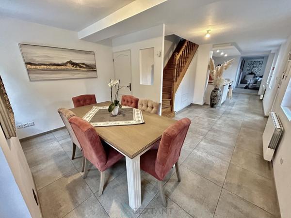 BELLE LONGERE INDIVIDUELLE de 120m2 sur secteur très calme, totalement rénovée.