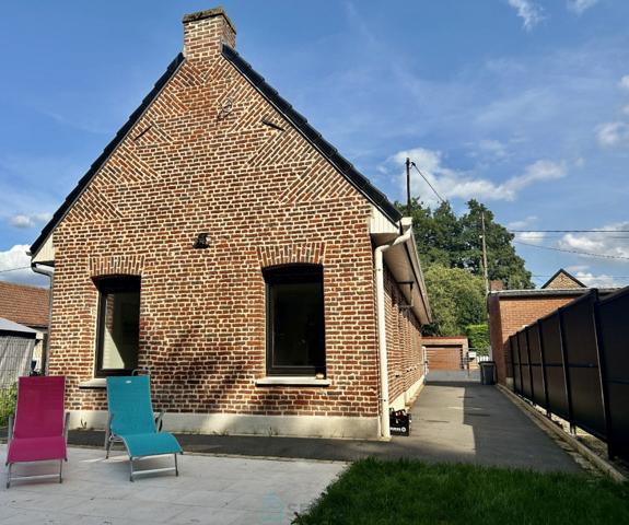 BELLE LONGERE INDIVIDUELLE de 120m2 sur secteur très calme, totalement rénovée.