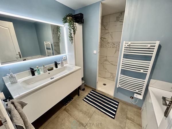 BELLE LONGERE INDIVIDUELLE de 120m2 sur secteur très calme, totalement rénovée.