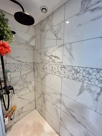 BELLE LONGERE INDIVIDUELLE de 120m2 sur secteur très calme, totalement rénovée.