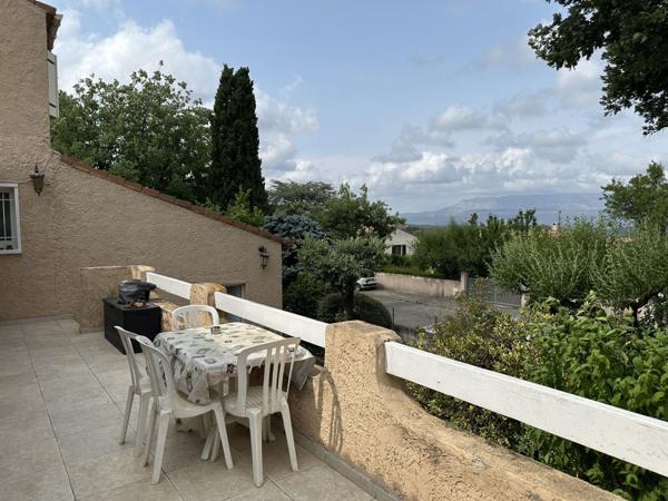 Greasque - Maison 6 pièce(s) - 131 m2 - terrain clôturé 1000 m2 - vue Sainte-Victoire - garage - piscine