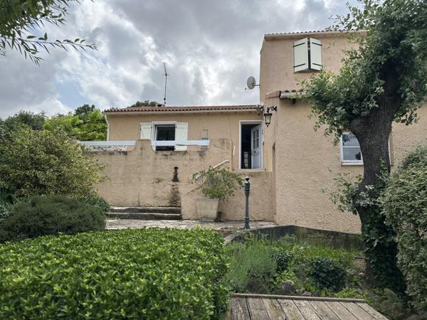 Greasque - Maison 6 pièce(s) - 131 m2 - terrain clôturé 1000 m2 - vue Sainte-Victoire - garage - piscine