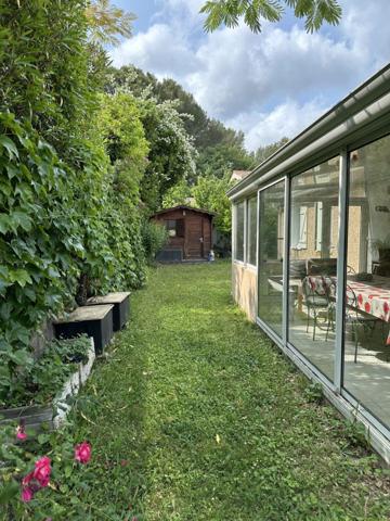 Greasque - Maison 6 pièce(s) - 131 m2 - terrain clôturé 1000 m2 - vue Sainte-Victoire - garage - piscine