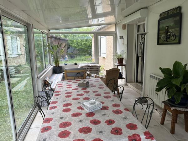 Greasque - Maison 6 pièce(s) - 131 m2 - terrain clôturé 1000 m2 - vue Sainte-Victoire - garage - piscine