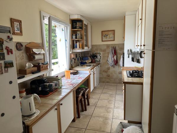 Greasque - Maison 6 pièce(s) - 131 m2 - terrain clôturé 1000 m2 - vue Sainte-Victoire - garage - piscine