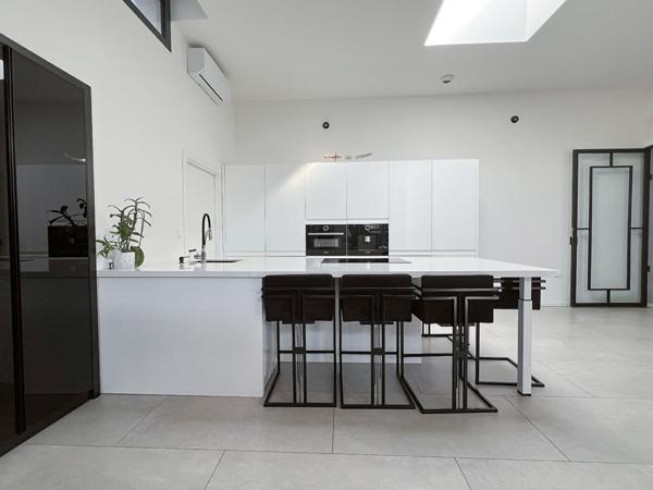 A VENDRE Maison de plain pied à Saint Barthelemy D Anjou limite ANGERS de 3 chambres avec jardin §