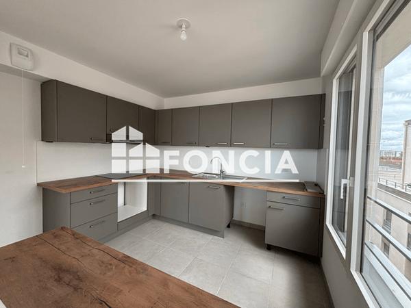 Location Appartement 5 pièces 133.6 m² - Clichy 92110