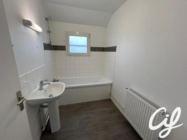 Maison T4 FECAMP - 75.6 m2  160 000 Euros