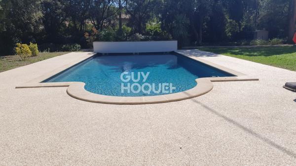 Propriété à Carpentras 6 pièces 235 m² et 153 m² de dépendances sur 6000 m² de terrain
