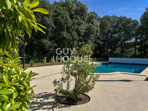 Propriété à Carpentras 6 pièces 235 m² et 153 m² de dépendances sur 6000 m² de terrain