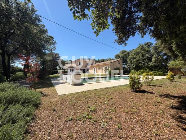 Propriété à proximité de MAZAN 235 m² habitables sur plus de 6000 m² de terrain