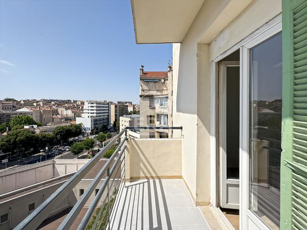 Appartement type 2 28m² + balcon 13004 Marseille