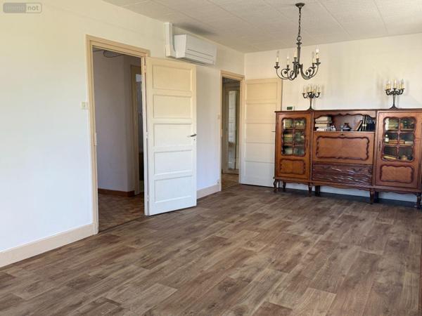 Maison individuelle à vendre à Saint-Amand-Montrond dans le Cher (18200), ref : 25058