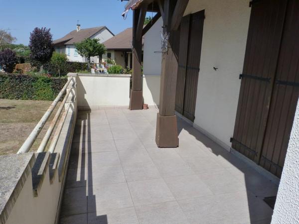 Vente                                                      Maison
                        
                     4 pièces                      91 m2                     à Mehun-sur-Yèvre