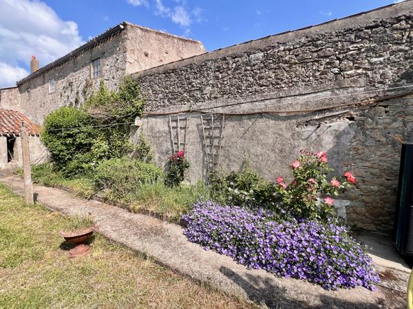 Charmante maison de bourg de 115m2 avec dépendances