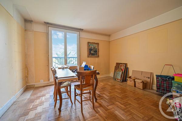 Appartement F5 à vendre  5 pièces - 111,29 m2 PARIS - 75016