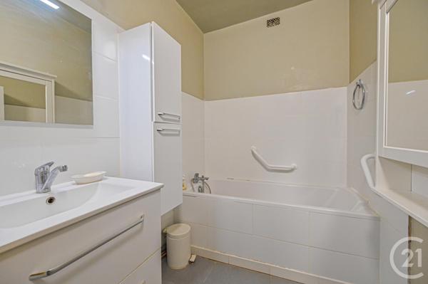 Appartement F5 à vendre  5 pièces - 111,29 m2 PARIS - 75016