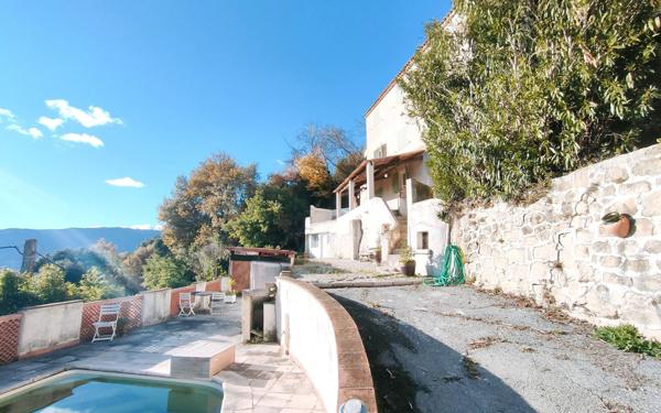 Maison à vendre    4 pièces • 104 m2 Berre-les-Alpes