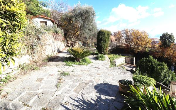 Maison à vendre    4 pièces • 104 m2 Berre-les-Alpes