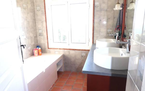 Maison à vendre    4 pièces • 104 m2 Berre-les-Alpes